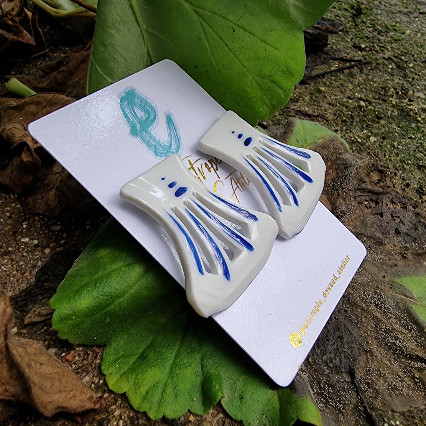 Aros stud, porcelana con calados