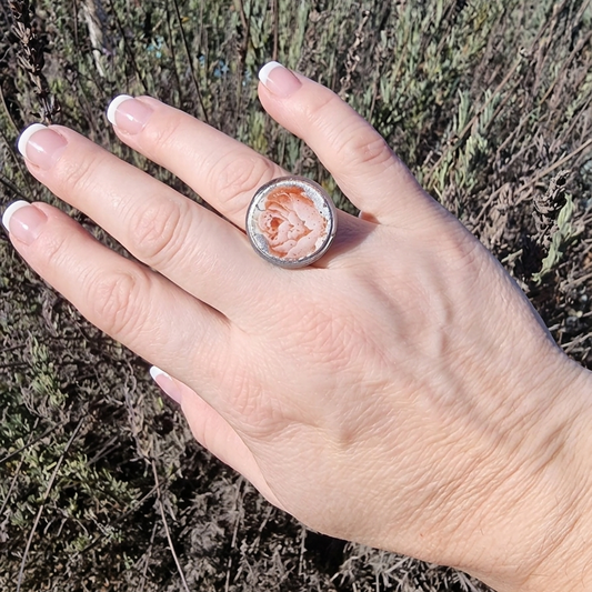 Anillo con trozo rescatado de cerámica chilena Fanaloza