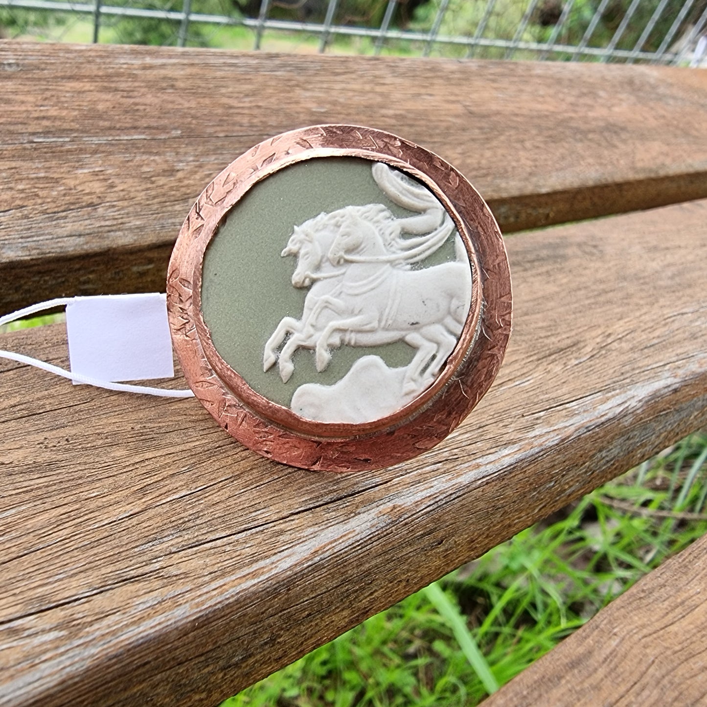 Anillo de cobre y plata, cerámica jasperware