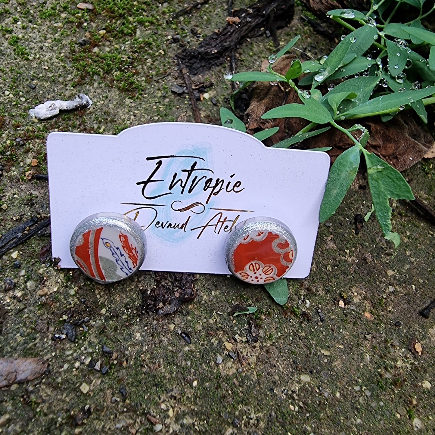 Aros stud, porcelana japonesa encapsulada
