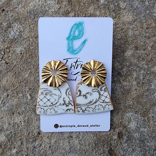 Aros porcelana diseño dorado