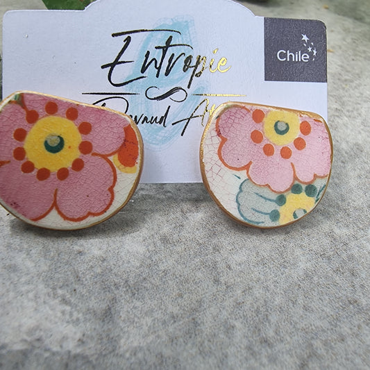 Aretes diseño stud, flores rosadas