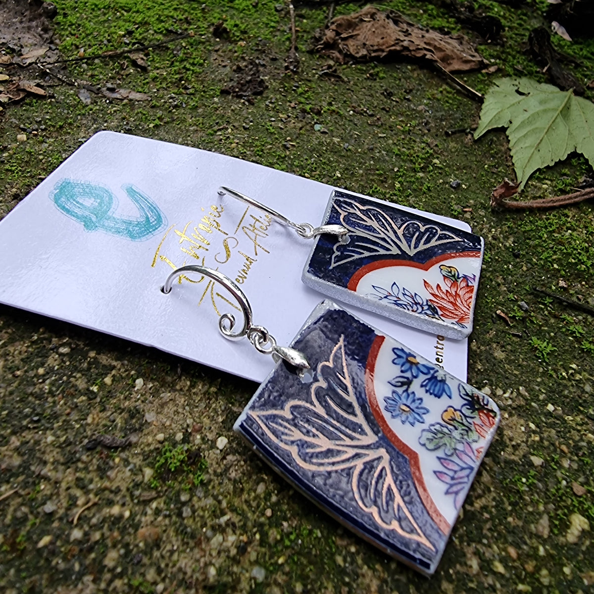 Aros porcelana japonesa, diseño azul marino