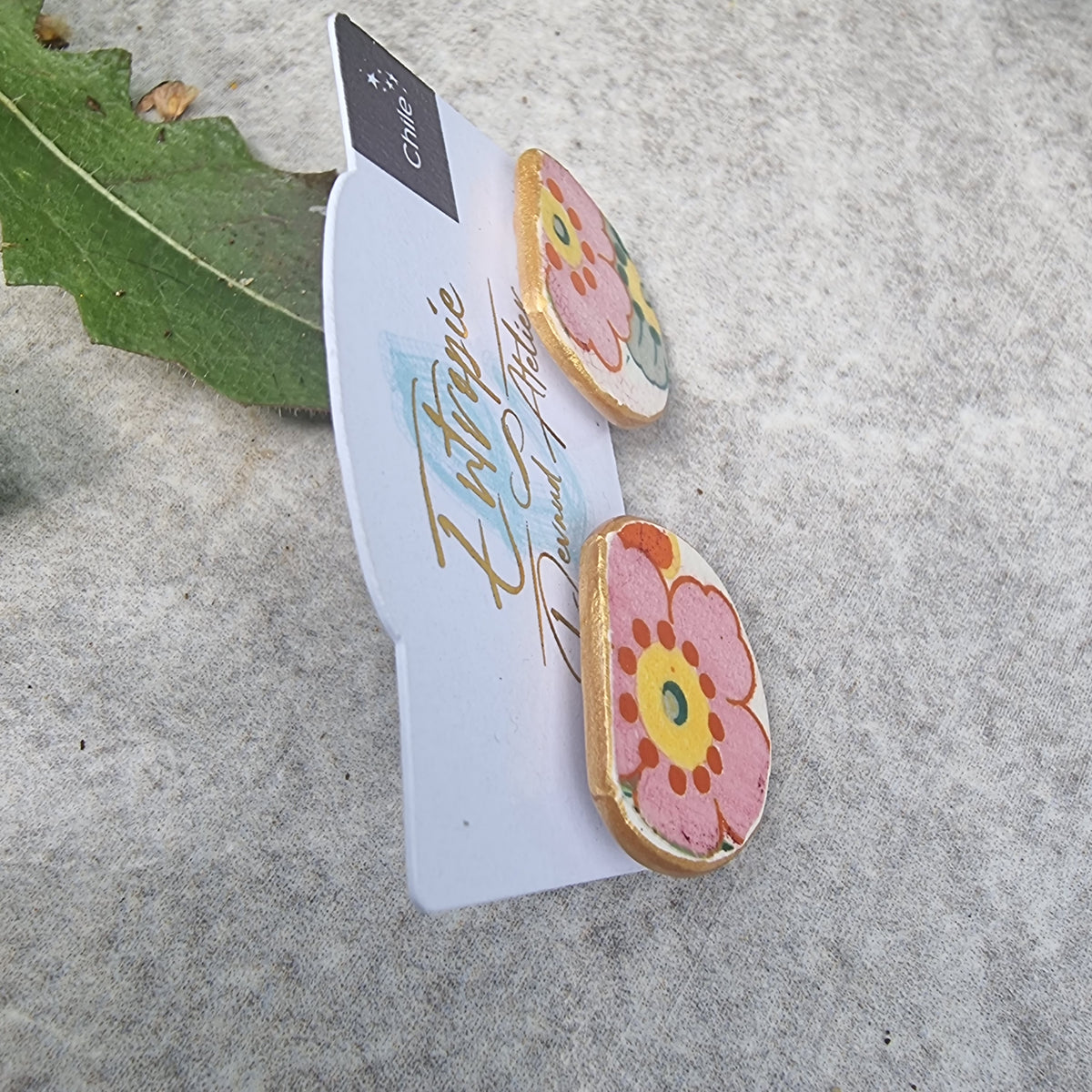 Aretes diseño stud, flores rosadas