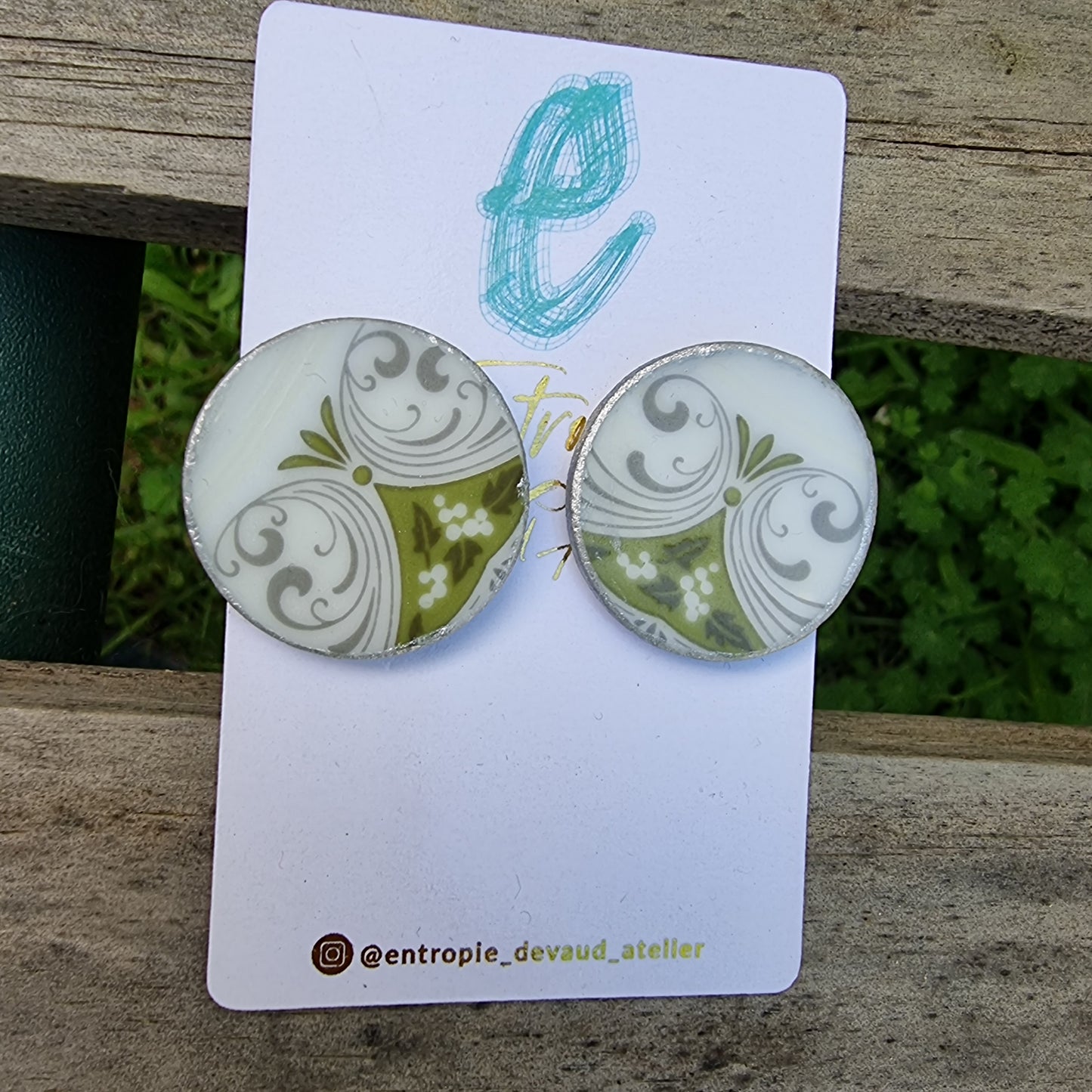 Aros stud, círculo verde  y gris