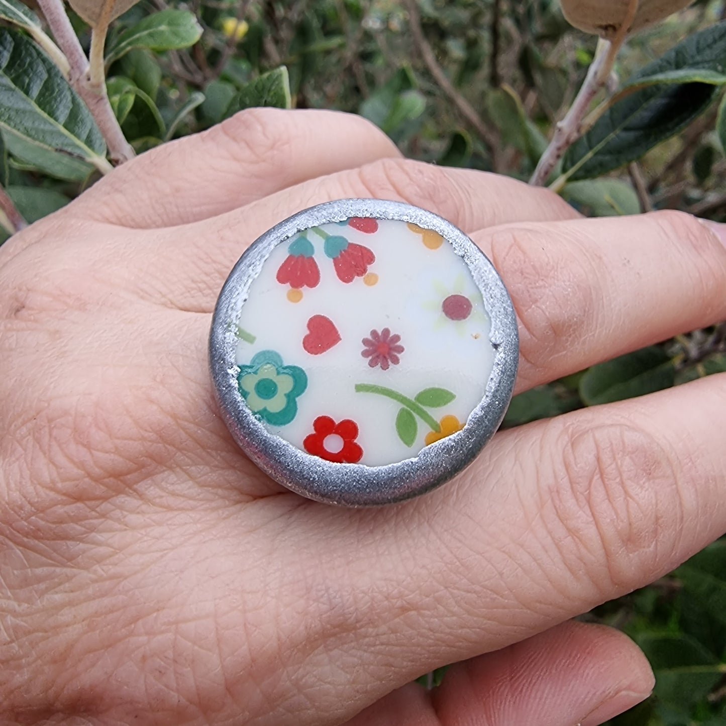 Anillo flores coloridas, redondo